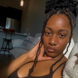 Meet your Posher, Arielle